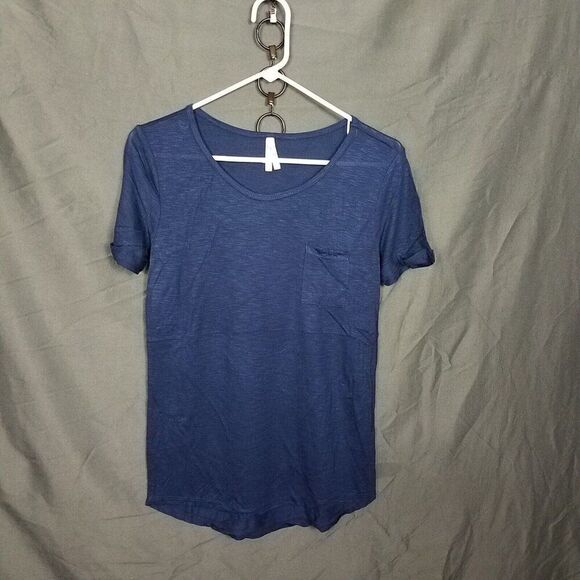 Color Story Small Navy Single Pocket Tee High Low Cuffed Short Sleeve NWOT - Picture 4 of 13